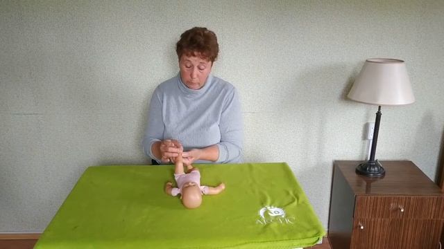 Детский массаж от 2 до 5 месяцев - медцентр Аксис смотреть онлайн