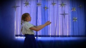 Стихотворение Сергея Есенина "Звезды" читает Анастасия Семенова