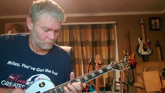 E Major Backing track (I suck at major) Epiphone Les Paul Custom смотреть онлайн