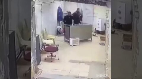 Посетитель, которого не рады видеть.