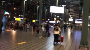 Как добраться из аэропорта Амстердама Схипхол (AMS) в город на поезде.