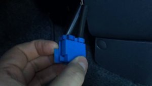 Find the Honda CR-V 1996-2001 OBD connector.