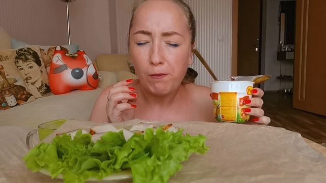 Мукбанг - ИСТОРИЯ / ЗАСУХА / КАРТОШКА С САЛОМ И Фруто НЯНЯ смотреть онлайн