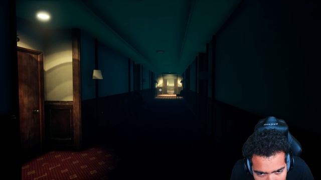 Man with Ophidiophobia Plays a Game with GIANT Snakes смотреть онлайн