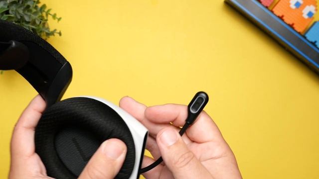 Why Do These Exist! : Alienware 720H Wireless Headset смотреть онлайн