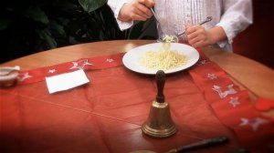 Уроки этики - как кушают спагетти