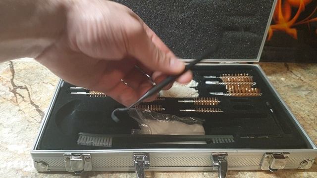 Подарочный набор для чистки оружия.