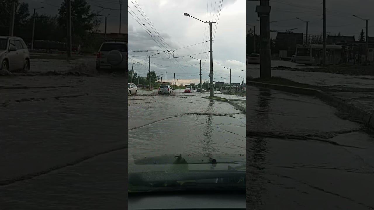 водяное дерби на улице гашека в омске. тонут машины смотреть онлайн