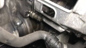 Откуда течет моторное масло BMW 320d E90 N47