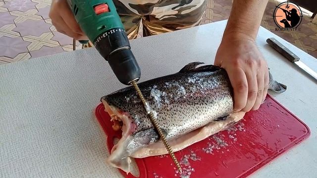 Как чистить рыбу в домашних условиях. Простой и быстрый способ. смотреть онлайн