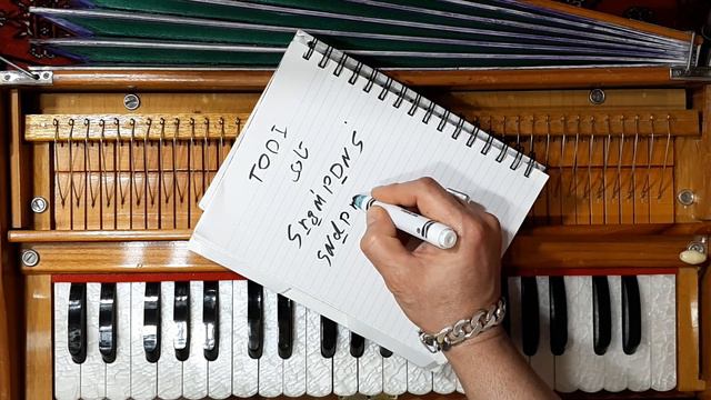 آموزش هارمونیه درس ( هفتده ) ۱۷  تات تادی ،  احمدظاهر Learning basic harmonium Ahmad Zahir's school