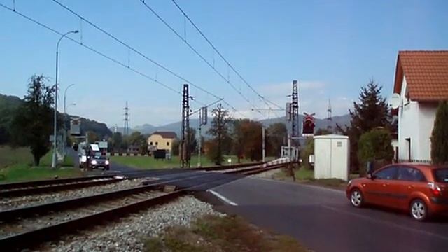 Železniční přejezd AŽD 71 Velké Březno смотреть онлайн