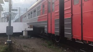 ЭР2К 901 «ЮНОСТЬ» сообщением ОРАНИЕНБАУМ-1—СПБ-БАЛТ.На станции ЛИГОВО.на пути 2 на платформе 2А.