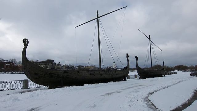 Октябрьское утро в Выборге. / Дракары викингов В 1984 году режиссёр Станислав Ро
