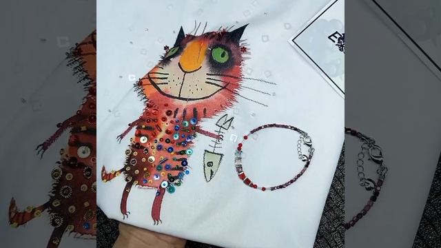 Браслет с натуральными камнями и кубическими бусинами  Гранатовый сад.