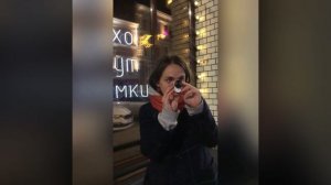 Мы в Нижнем/съемки/архитектурные излишества/женщина Гнилорыбова