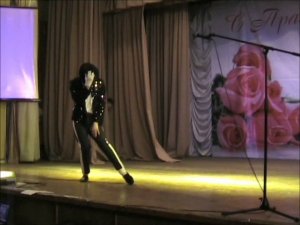 Dance like Michael Jackson,Танцует как Майкл Джексон