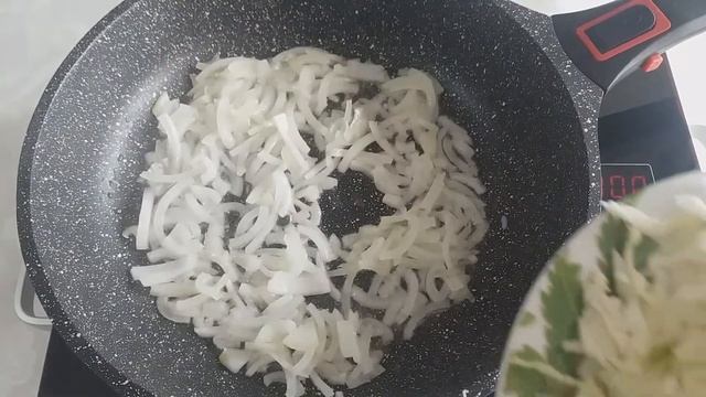 Капустамен үлпілдек пирожки. Нежнейшие пирожки с капустой. Delicate pies with cabbage. смотреть онлайн