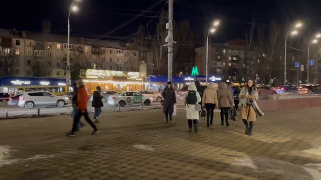 КИЕВ, ОБЩЕСТВЕННЫЙ ТРАНСПОРТ, МЕТРО, ТРОЛЛЕЙБУСЫ. Реальный КИЕВ. 16 января 2024 г. смотреть онлайн