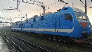 Сплотка электровозов ЭП1М-583 и ЭП1М-445 на ст. Лихая