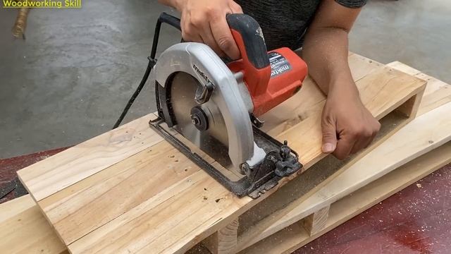 Novelty Design From Wooden Pallets That You Will Love  Unique TV Shelf Design From Wooden Pallets