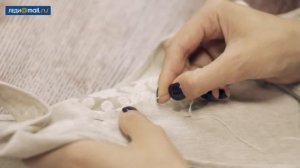 Как декорировать майку кружевом и бусинами