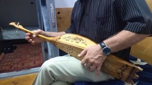 Игра на Пандуре - аварском народном инструменте