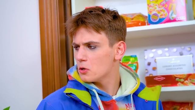 Хорошая Мама vs Плохая Мама | Милый Парень Влюбился в Альт Гёрл смотреть онлайн