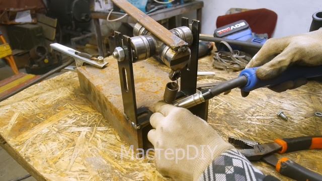 ХИТРАЯ ИДЕЯ из кардана! Самоделка своими руками из болгарки! смотреть онлайн