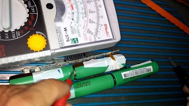 Repair of laptop battery/ laptop battery repacking PART 1 смотреть онлайн