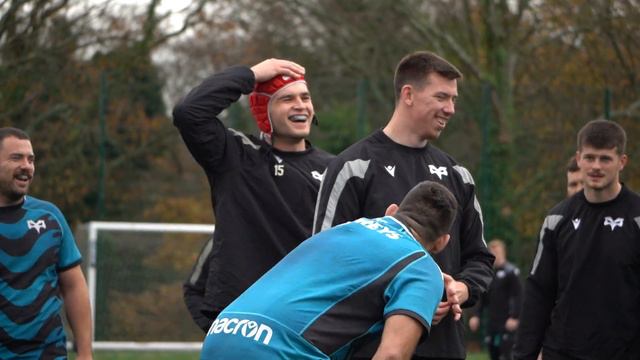 𝗚𝗲𝘁 𝘁𝗼 𝗞𝗻𝗼𝘄....𝗝𝗮𝗺𝗲𝘀 𝗙𝗲𝗻𝗱𝗲𝗿 смотреть онлайн