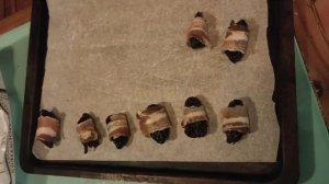 Чернослив в беконе