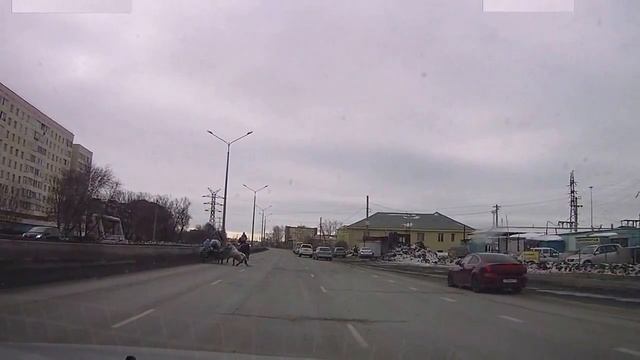 Челябинск, шоссе Меридиан. Ехали лошадки на масленицу ... смотреть онлайн