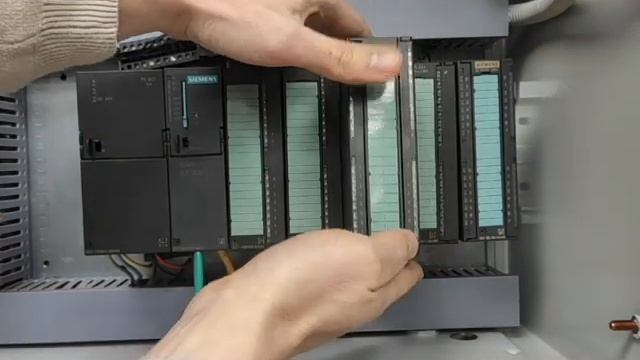 Модули Siemens Simatic S7-300 и UniMAT UN-300 смотреть онлайн