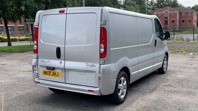 2013 13 REG RENAULT TRAFIC 2.0 LL29 SPORT DCI S/R 5d 115 BHP PANEL VAN смотреть онлайн