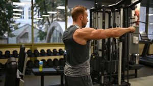 Отведения рук в кроссовере на задние дельты