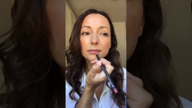 Быстро накрасить губы. Карандаш Dervish от @maccosmeticsit смотреть онлайн