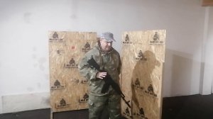 Правильная перезарядка автомата Калашникова одной рукой