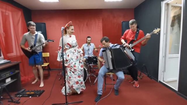 Фолк-группа "Сибирь" - Бес Джиги (cover Мельница) смотреть онлайн