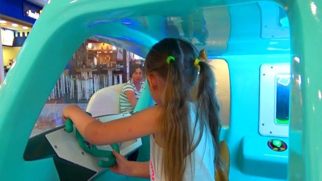 Гуляем по торговому центру. Бабушкины Сказки/ смотреть онлайн