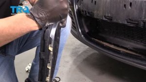 How to Replace Center Lower Grille 2006-10 Volkswagen Jetta