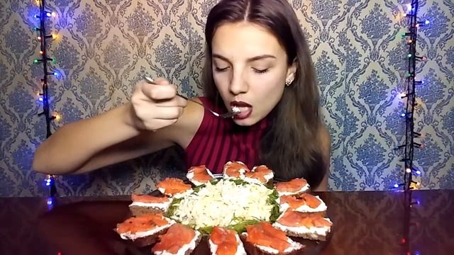 MUKBANG: ❤САЛАТ С КРЕВЕТКАМИ// БУТЕРБРОДЫ С ЛОСОСЕМ❤// Мой неудачный день? смотреть онлайн