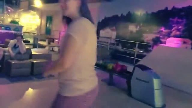 Пробовали смотреть на мир после приёма дозы? Нет?! -Добро пожаловать , жмём на кнопочку плей ?? смотреть онлайн