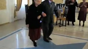 Юбилей сыну - 70 лет.Танцует с мамой - 100 лет)