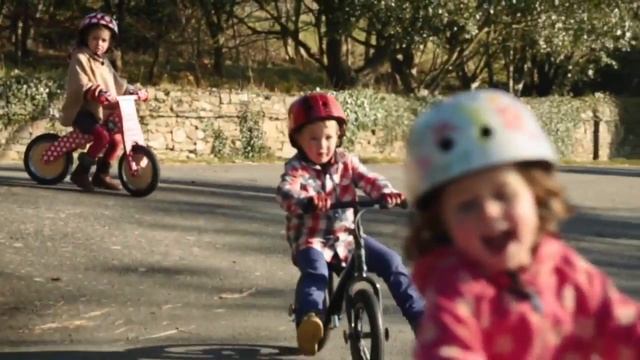 Шлемы детские Kiddi Moto для беговелов, велосипедов и роликов смотреть онлайн