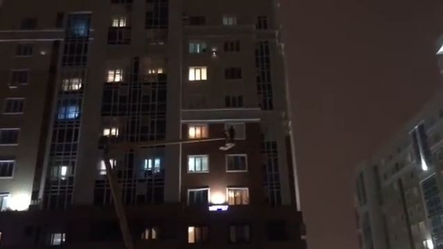 Парень из Астаны сделал предложение на кране! Красавчик! смотреть онлайн