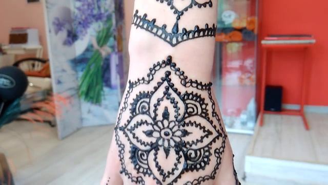 Mehndi tattoo/Татуировка с къна смотреть онлайн