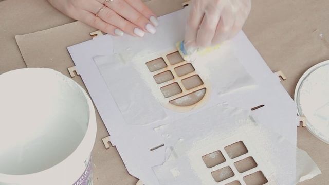 Чем заняться дома на КАРАНТИНЕ? Красим кукольный домик :: DIY