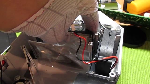 Разбираем светодиодный проектор из Китая. Стало интересно посмотреть что там внутри смотреть онлайн