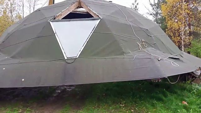 Летающая тарелка, она же купольная крыша, не едет, а летает смотреть онлайн